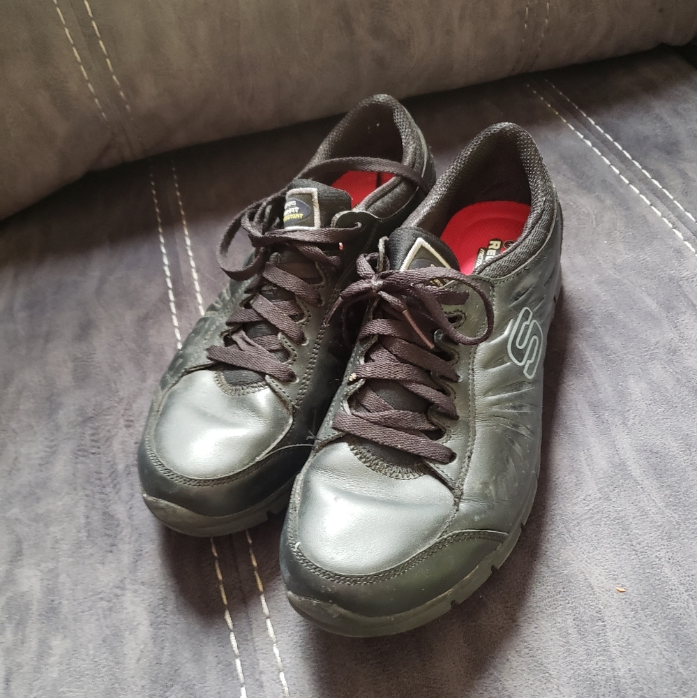 Women's size 7 non-slip, skechers work shoes